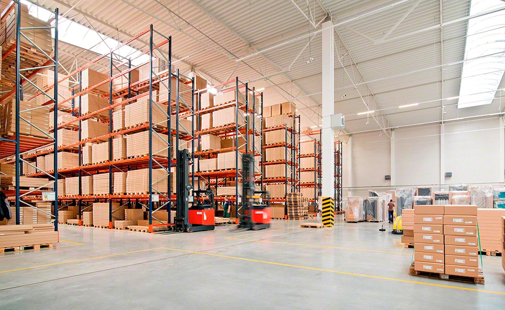 Le nouvel entrepôt du fabricant de meubles Dolmar augmente sa capacité de stockage