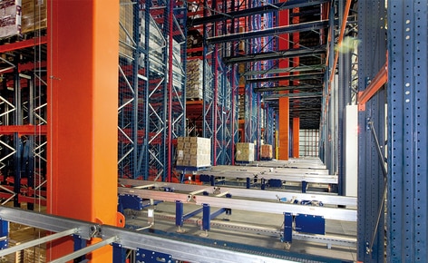 Mecalux a construit un entrepôt autoportant de grande hauteur entièrement automatisé pour Grupo Siro