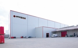 L’entrepôt automatique d'Amagosa de 26 mètres de long et 22,2 mètres de haut