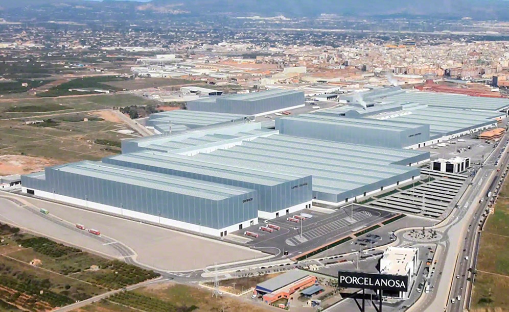 Les cinq centres logistiques du groupe Porcelanosa offrent une capacité de stockage de plus de 275 000 palettes et de 15 000 caisses
