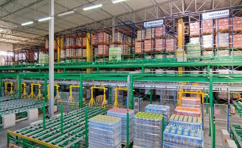 Un entrepôt automatisé haute performance pour l’un des fabricants polonais sur le marché des boissons