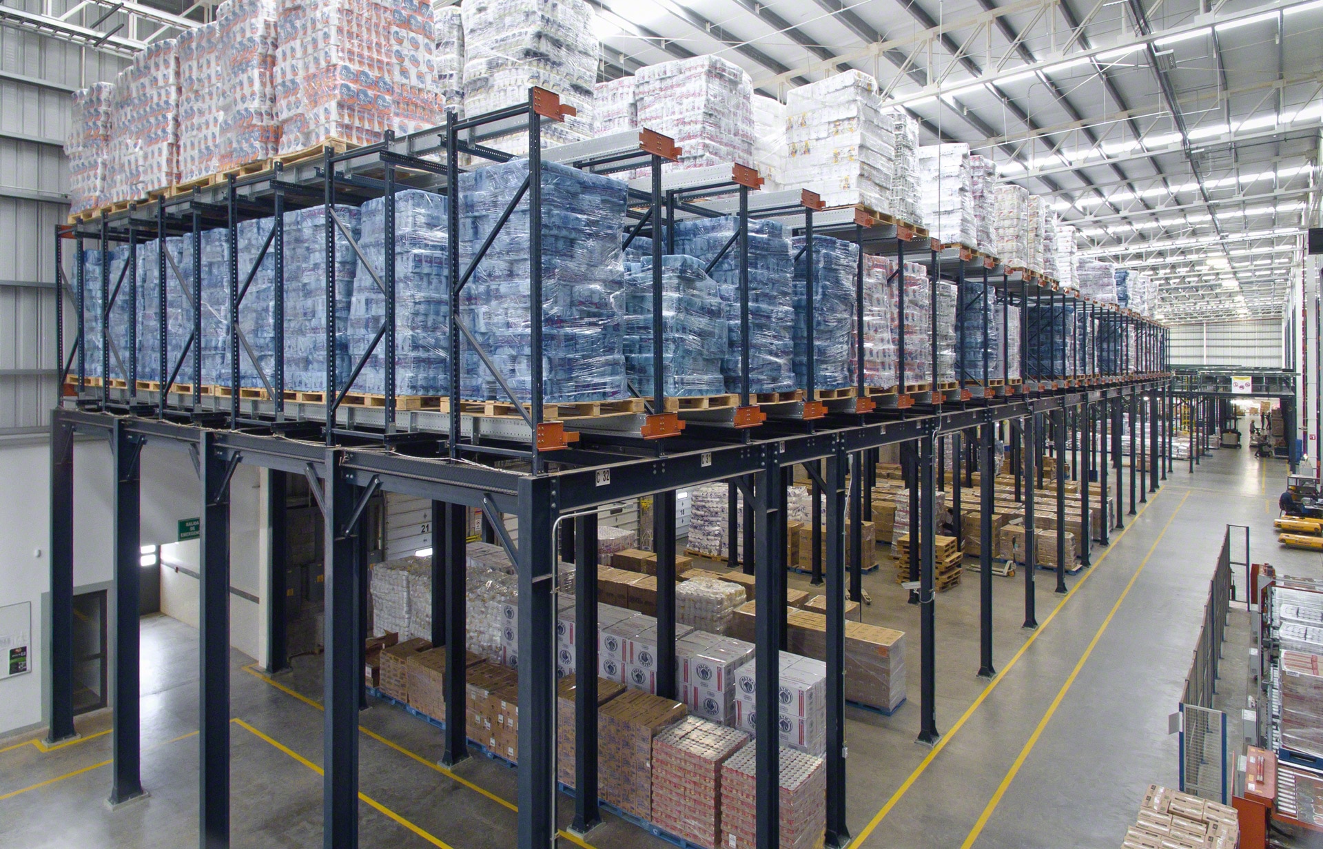 Le système Pallet Shuttle réduit les temps de chargement et déchargement, même dans les entrepôts stockant des produits à rotation différente